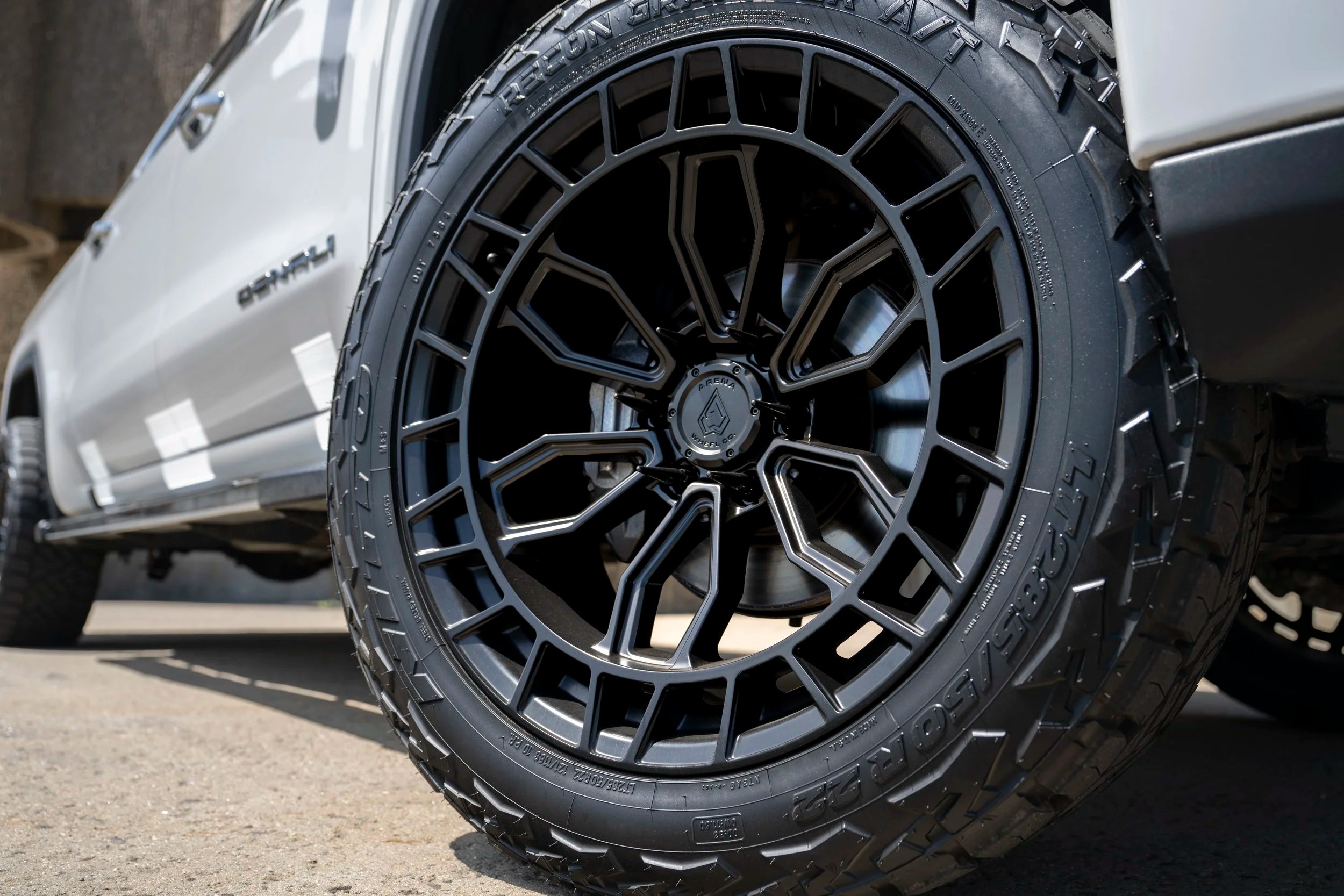 20X9 ARENA A102 RECON WHEELS 6X135 +01 Offset