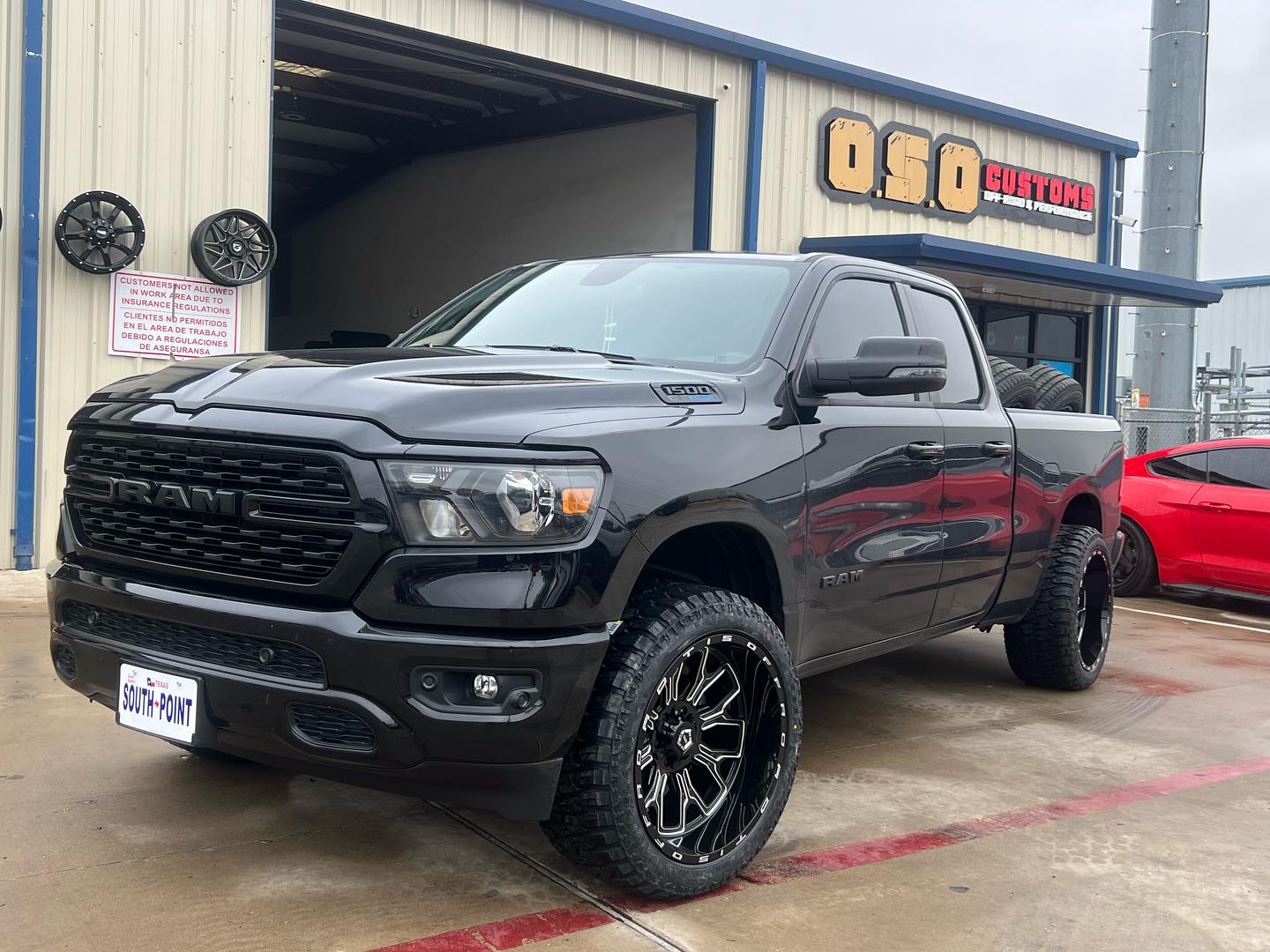 TIS OFF-ROAD 560BM WHEELS 8X170 - GLOSS BLACK & MILLED