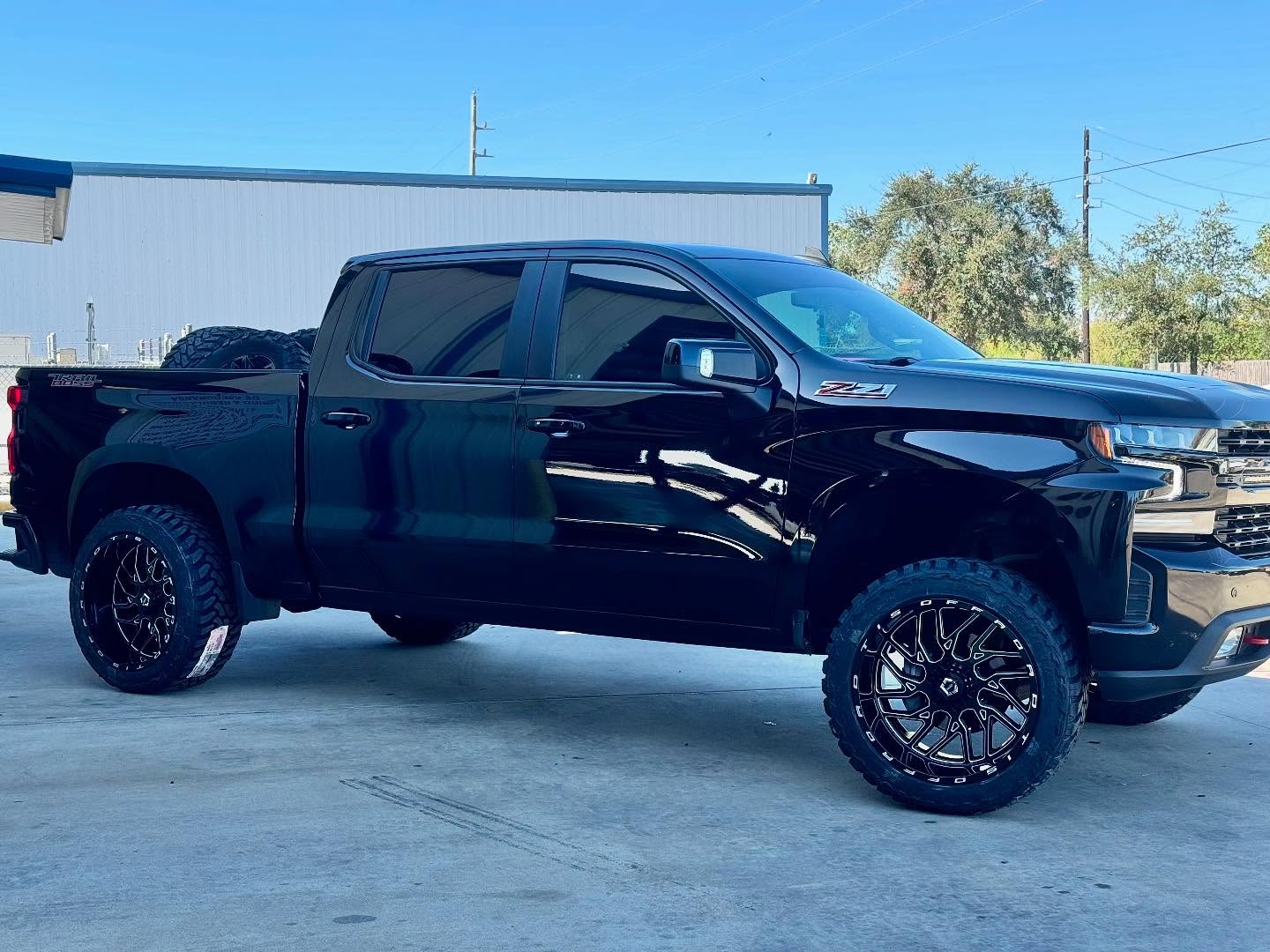 18X9 TIS 544BM  OFF-ROAD WHEELS WITH 5X5.00/5X5.50 BOLT PATTERN AND +00 OFFSET - GLOSS BLACK & MILLED