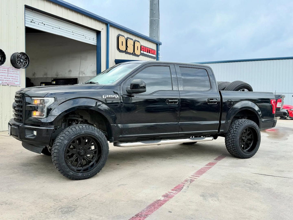 TIS OFF-ROAD 560B WHEELS 8X180 - GLOSS BLACK