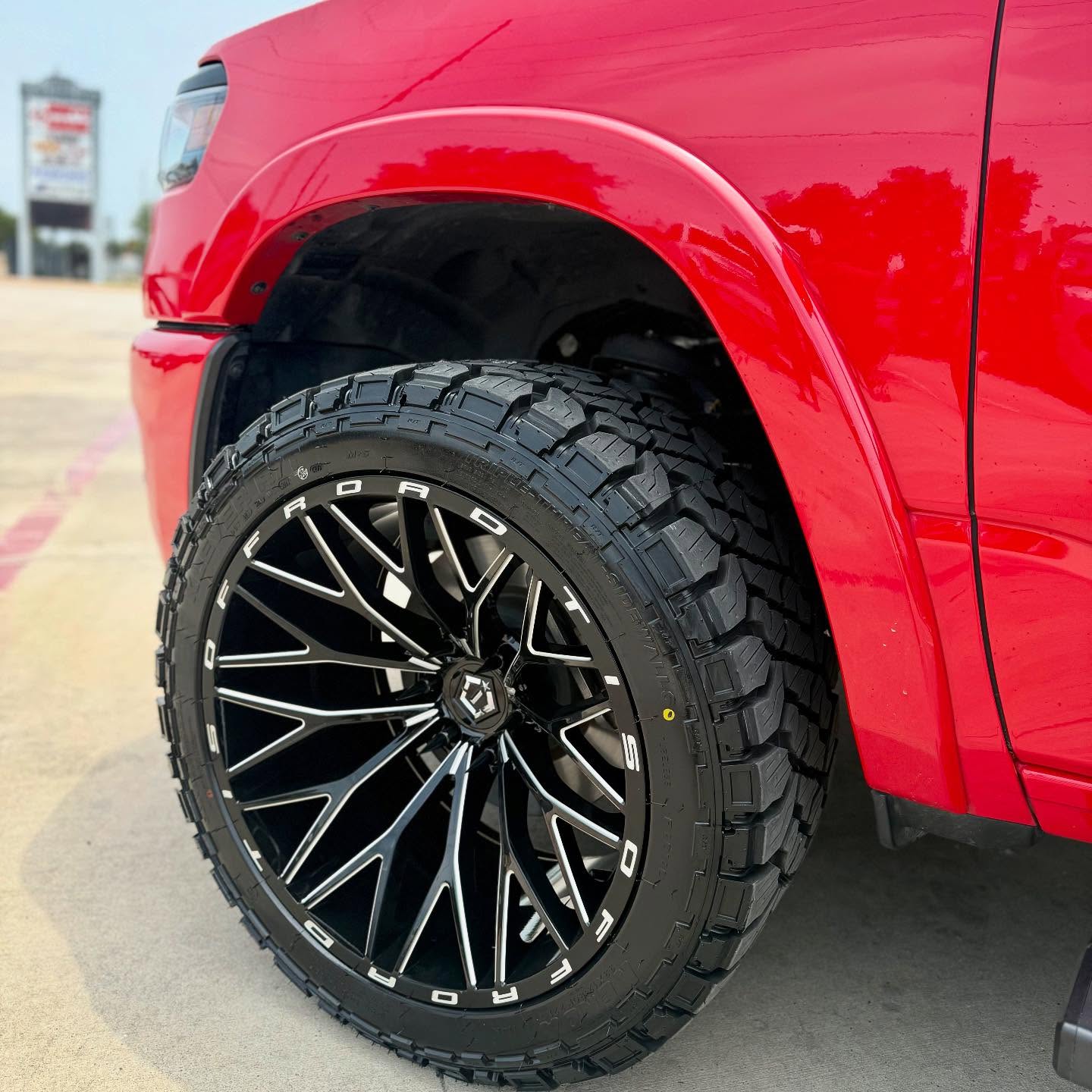 TIS OFF-ROAD 566BM WHEELS 6X5.5(139.7) - GLOSS BLACK & MILLED