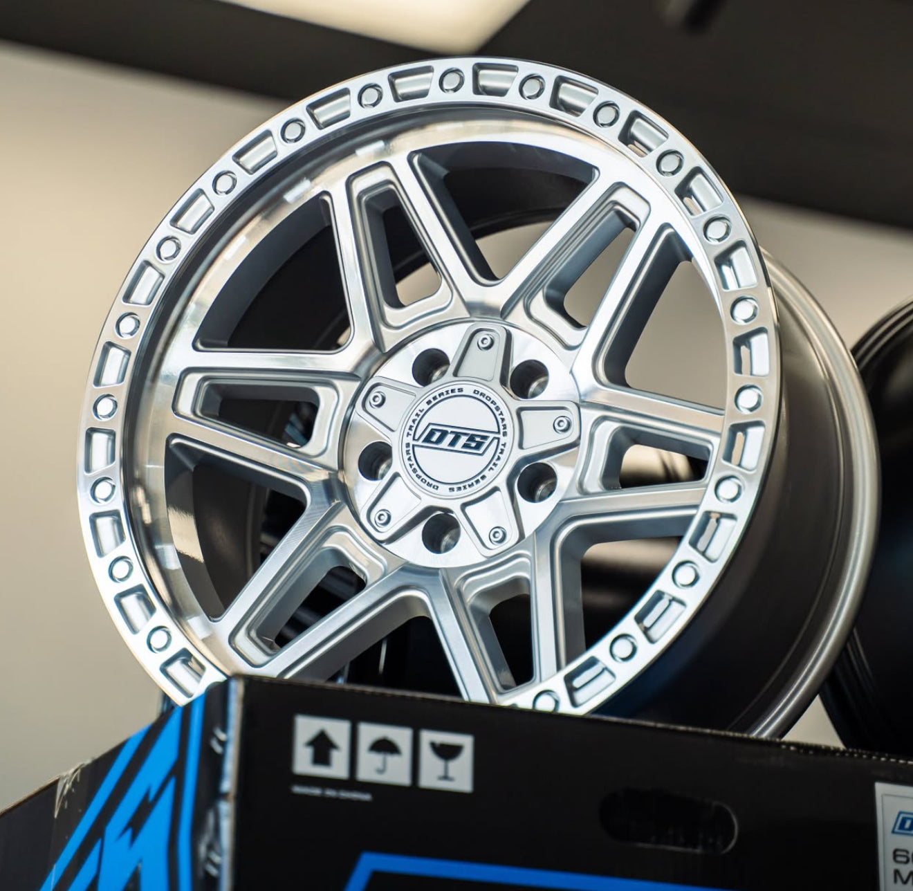 DROPSTAR TRAIL SERIES 602MS WHEELS 5X5(127) & 5X5.5(139.7) - MACHINED SILVER