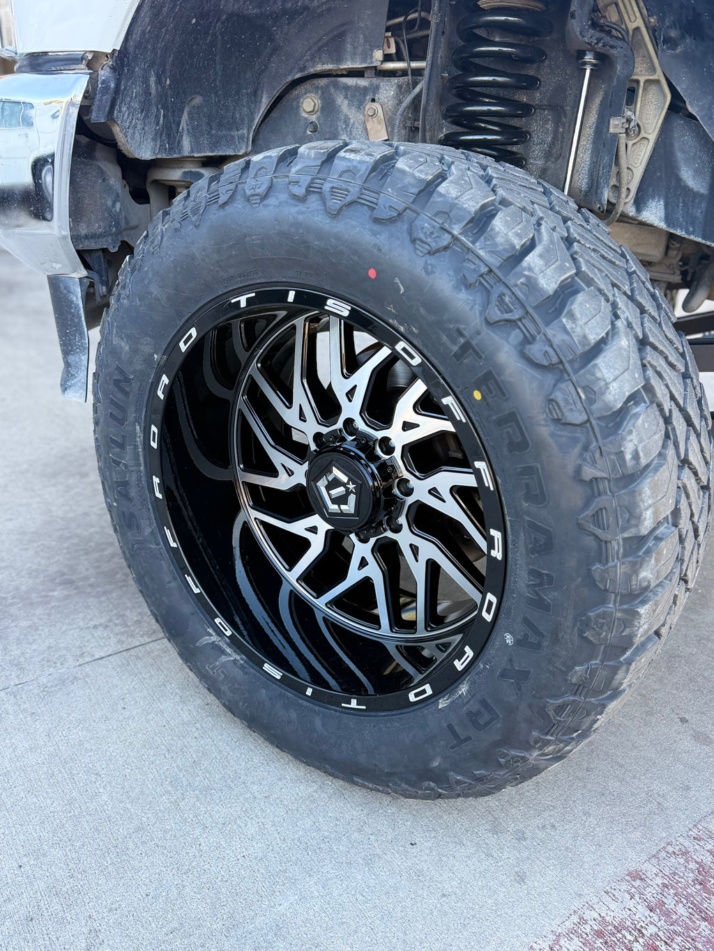 TIS 544MB WHEELS 8X6.5(165.1) - GLOSS BLACK & MACHINED FACE
