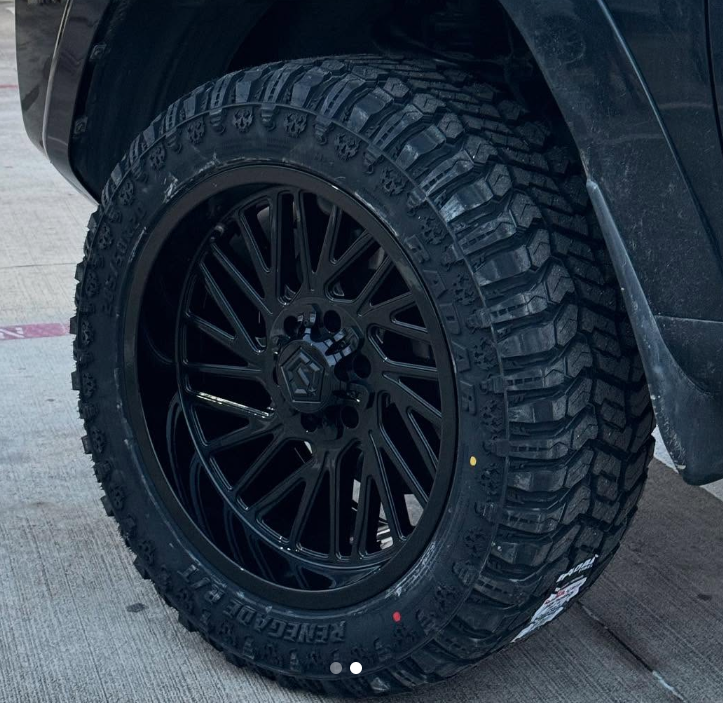 20X10 TIS 553B OFF-ROAD WHEELS - 5X4.50/5X5.00 WITH -12 OFFSET - GLOSS BLACK