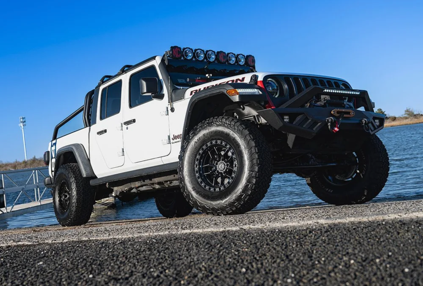 ARENA A109 HUSTLE WHEELS 6X135 - SATIN BLACK CENTER & GLOSSY BLACK LIP