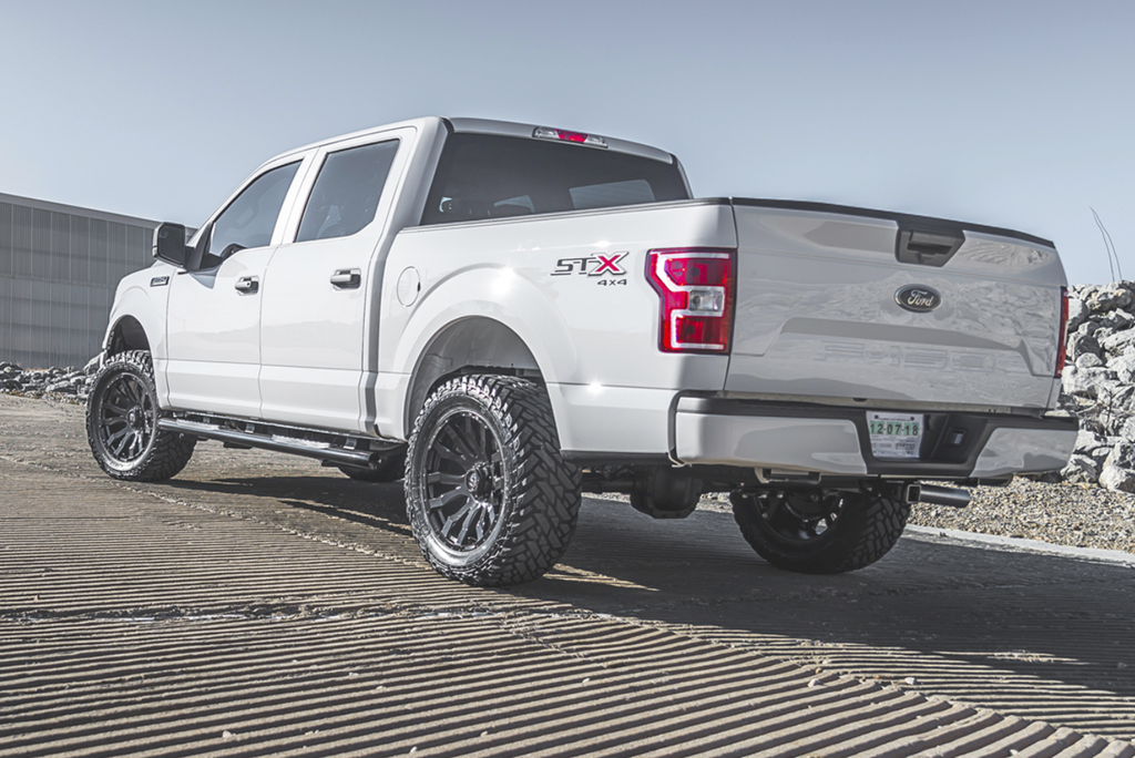 FUEL OFF-ROAD WHEELS BLITZ D675 6X5.5(139.7) - GLOSS BLACK