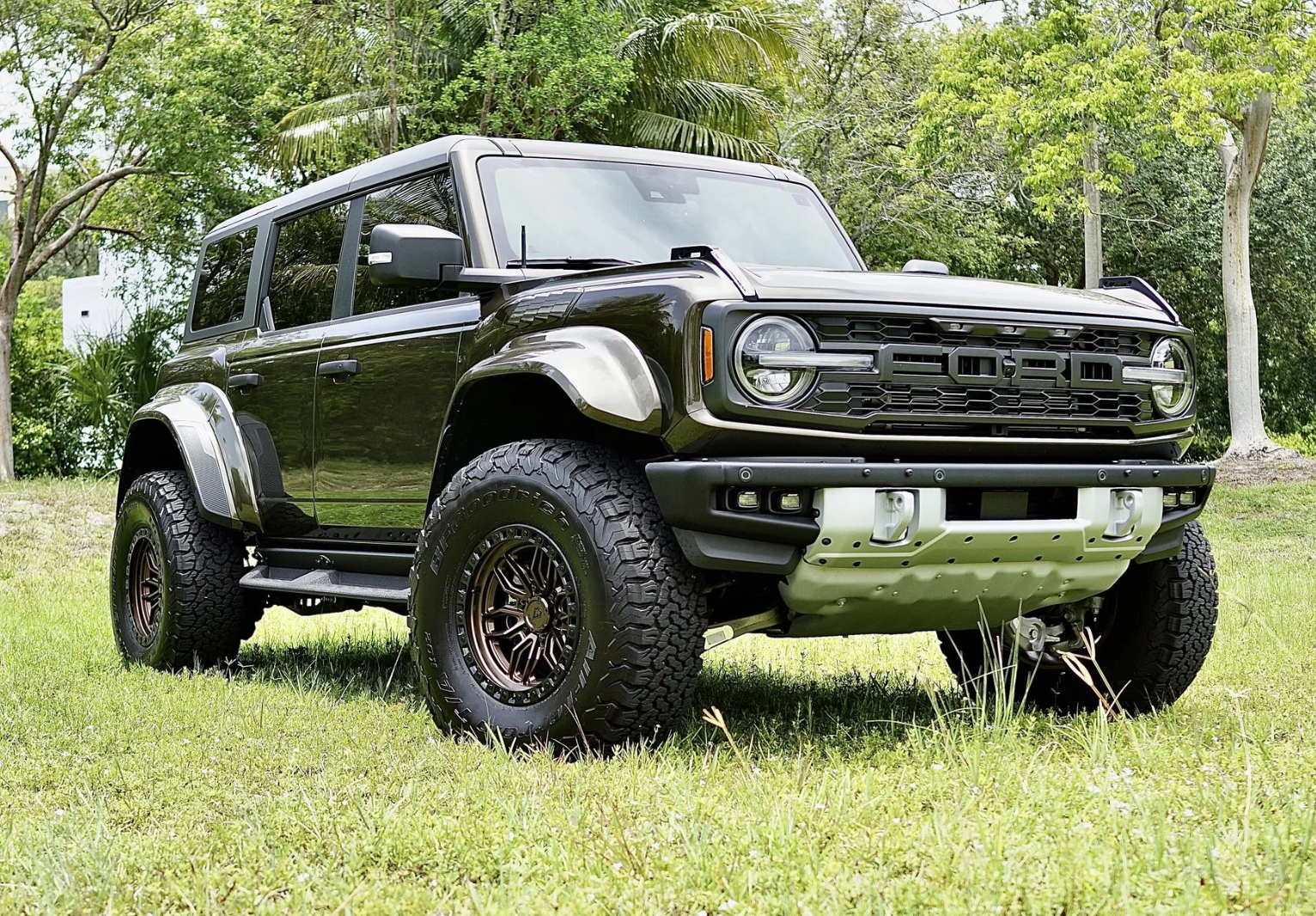 ARENA A109 HUSTLE WHEELS 8X180 - SMOKED BRONZE CENTER & SATIN BLACK LIP