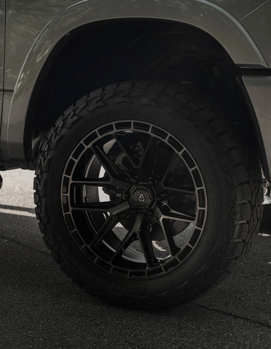 ARENA A114 BATTLE WHEELS 8X180 - GLOSSY BLACK MACHINED DDT FACE AND LIP