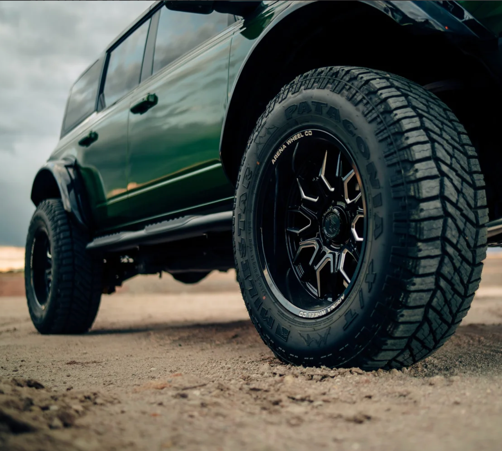 ARENA A117 VIOLATOR WHEELS 8X170 - GLOSSY BLACK AND MILLED