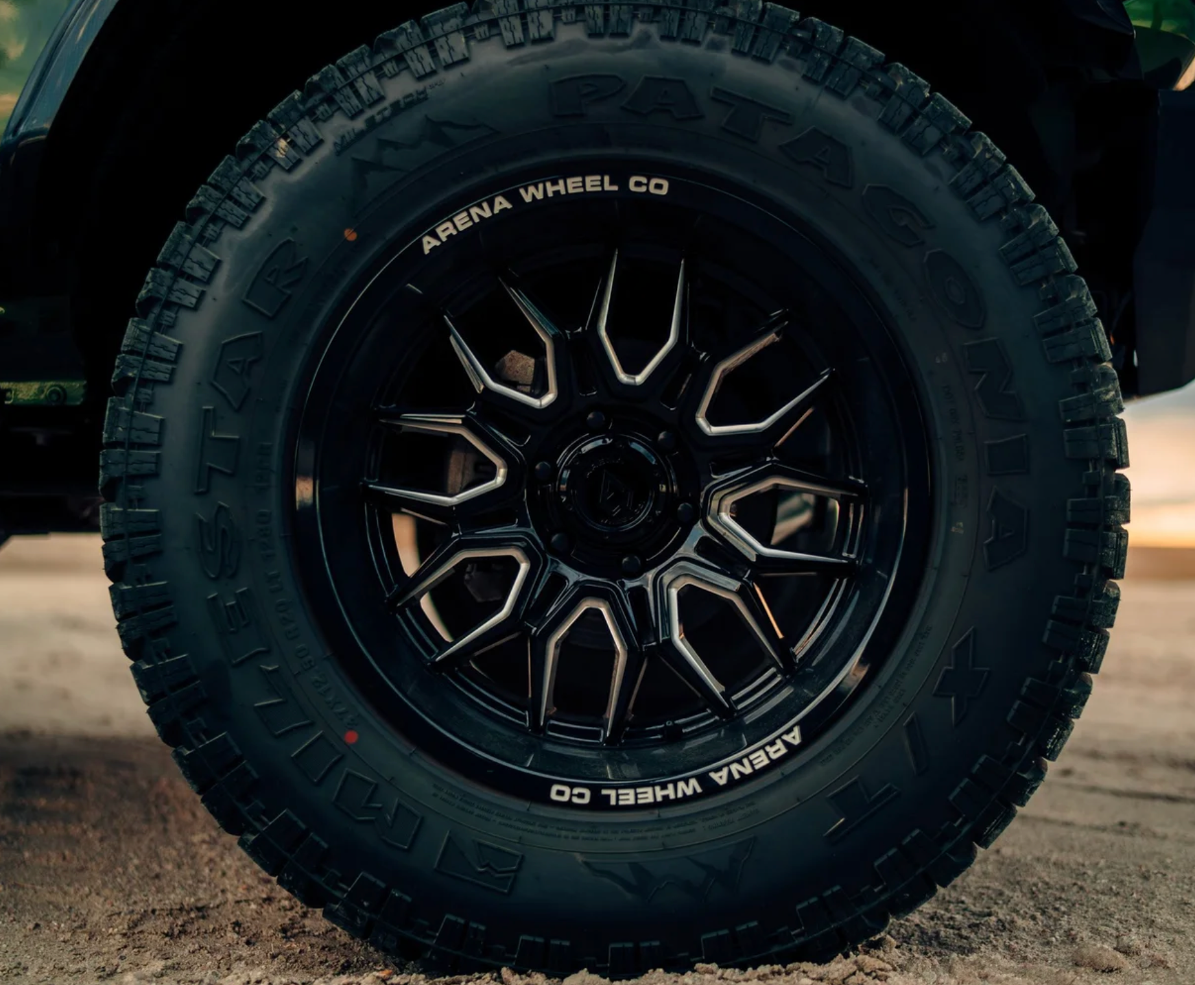 ARENA A117 VIOLATOR WHEELS 8X170 - GLOSSY BLACK AND MILLED