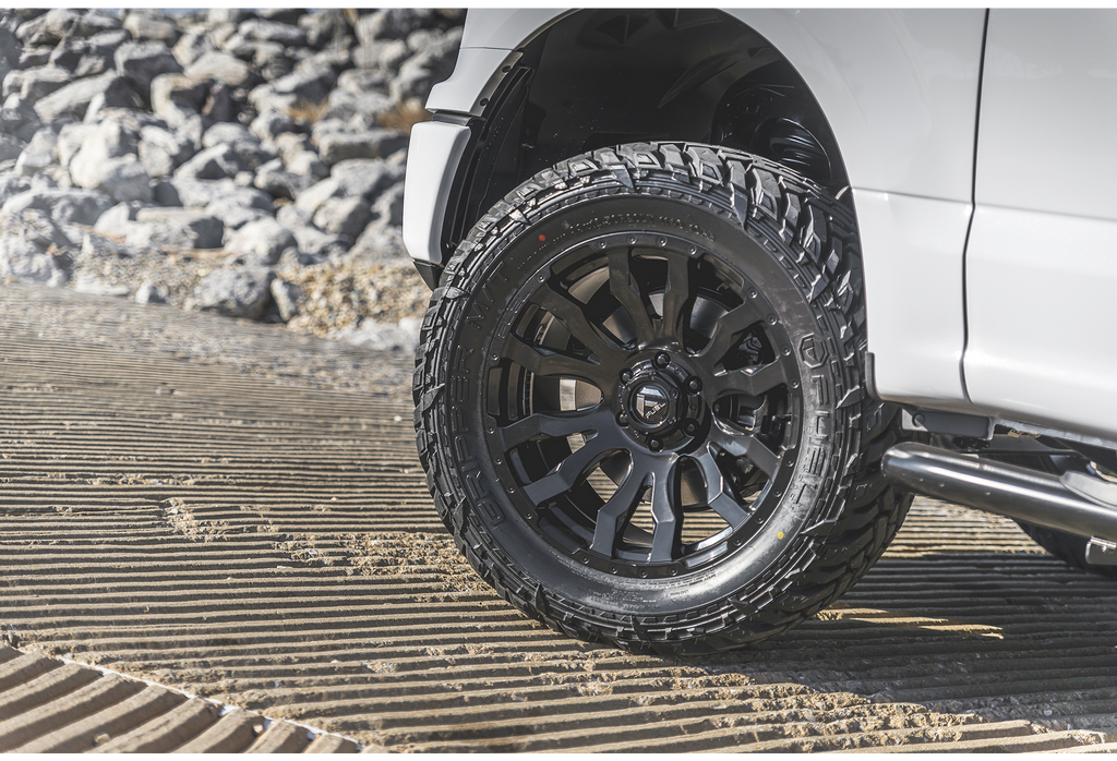 FUEL OFF-ROAD WHEELS BLITZ D675 6X5.5(139.7) - GLOSS BLACK