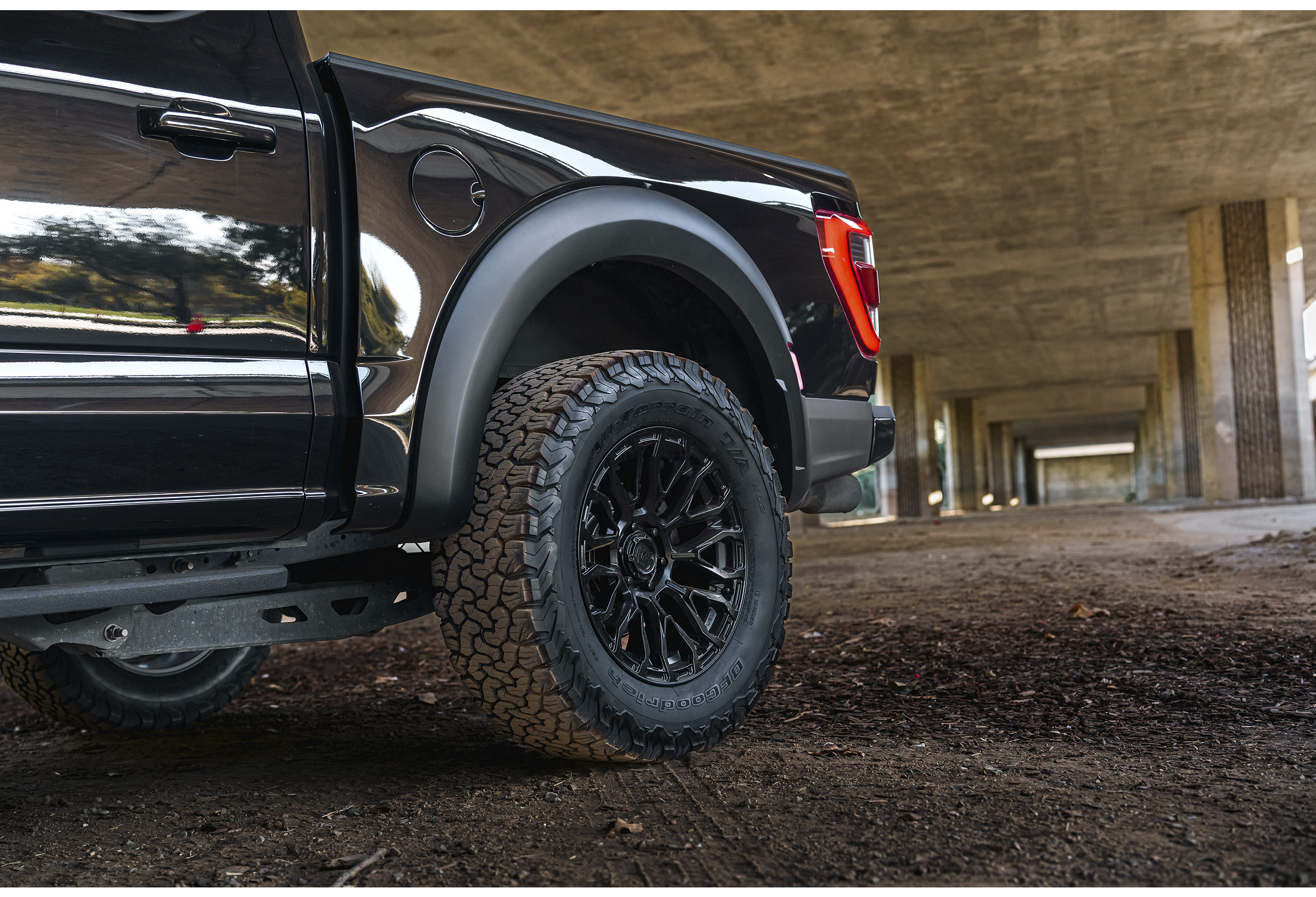 FUEL OFF-ROAD WHEELS CHISEL FC899 6X135 - BLACKOUT