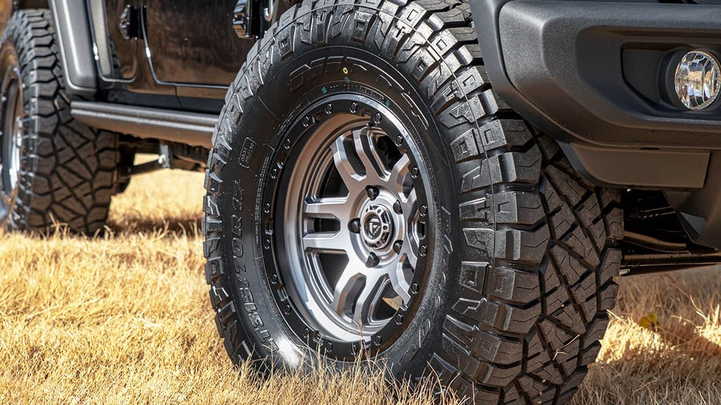 FUEL OFF-ROAD WHEELS AMMO D701 6X5.5(139.7) - MATTE GUNMETAL BLACK BEAD RING